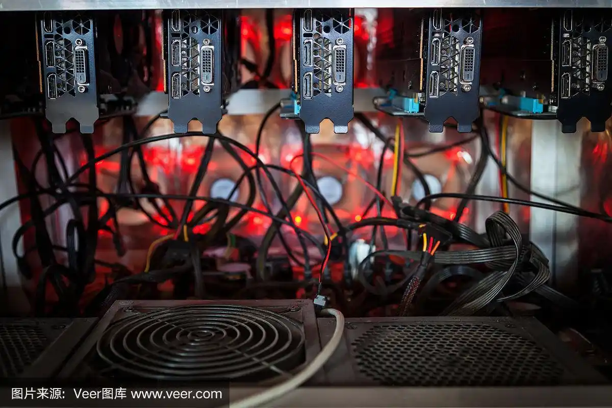 Mining farm with renewable energy sources